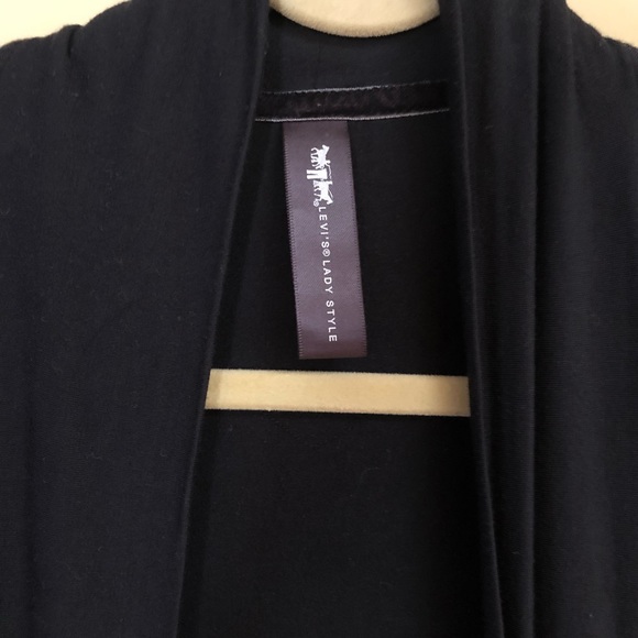 Tight fitting Levi’s cardigan - Picture 2 of 6